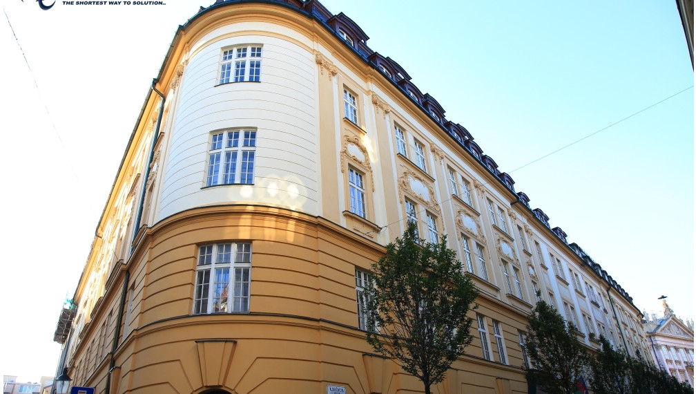 Na predaj 2 izbový byt v úplnom centre Bratislavy na Klobučníckej ulici |Bratislava - Staré Mesto