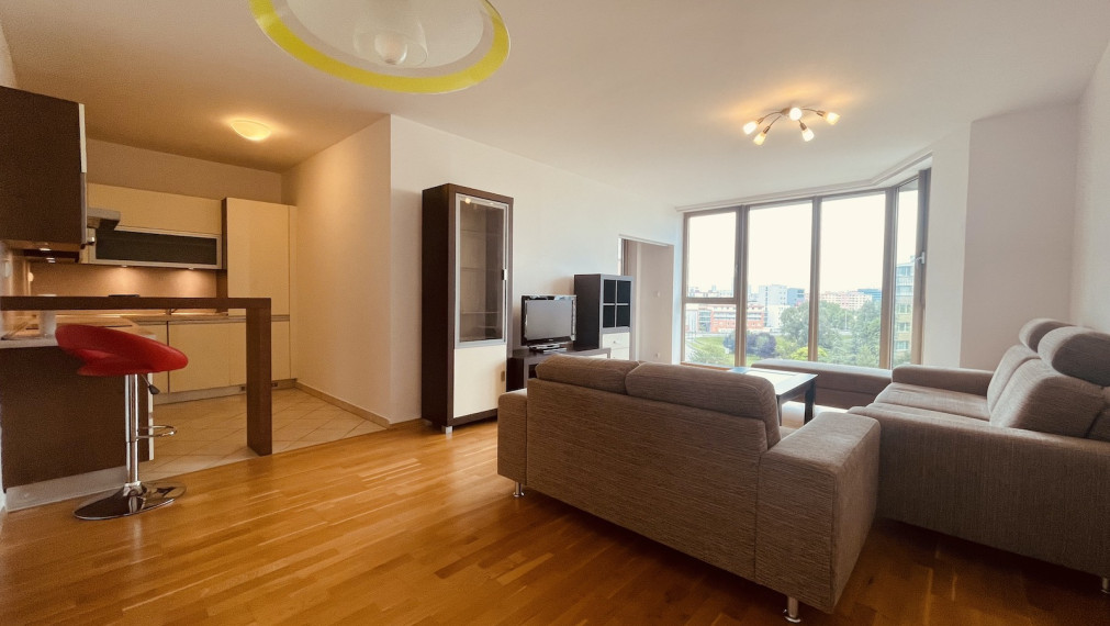 Na predaj priestranný 2 izbový byt s loggiou v bytovej časti Brana komplexu Vienna Gate.