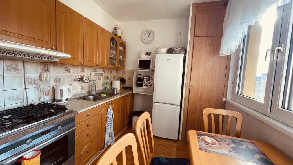 Na prenájom kompletne zariadený 2 izbový byt na Závadskej ulici, Bratislava - Rača