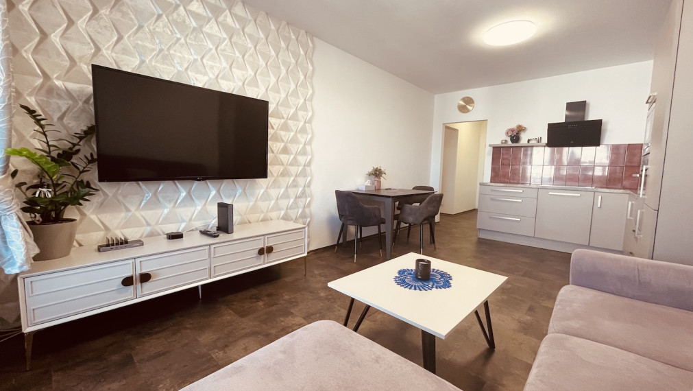 Na predaj 3-izbový byt s terasou na Dúbravčickej ulici, Bratislava - Dúbravka