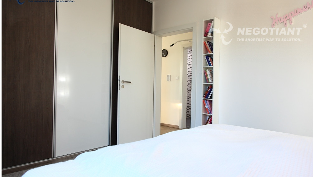 Na predaj nadštandardný 2 izbový byt v novostavbe s terasou a predzáhradkou