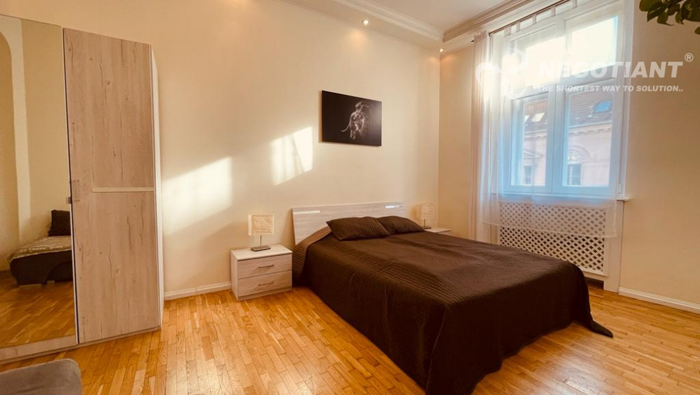 Na predaj veľkometrážny 2 izbový byt na Obchodnej ulici, Bratislava  - Staré Mesto