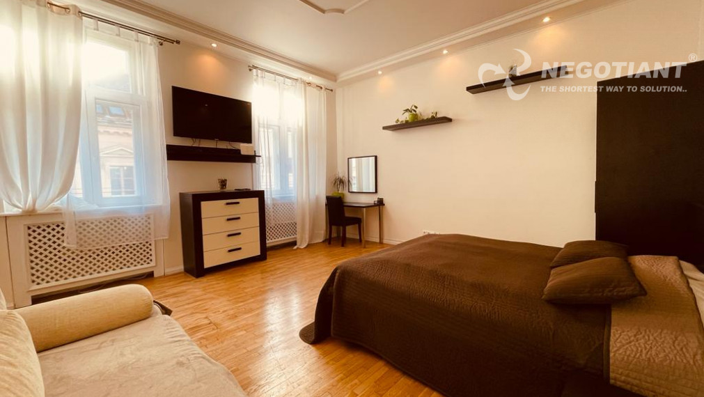 Na predaj veľkometrážny 2 izbový byt na Obchodnej ulici, Bratislava  - Staré Mesto