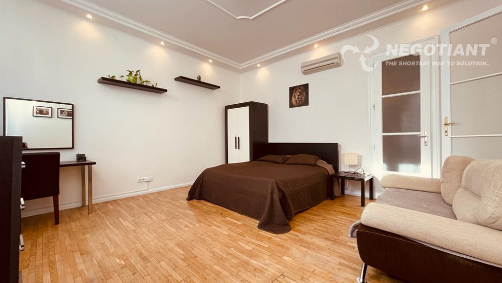 Na predaj veľkometrážny 2 izbový byt na Obchodnej ulici, Bratislava  - Staré Mesto