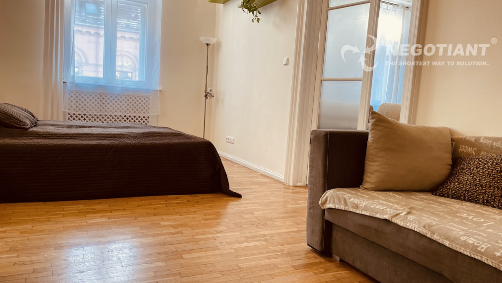 Na predaj veľkometrážny 2 izbový byt na Obchodnej ulici, Bratislava  - Staré Mesto