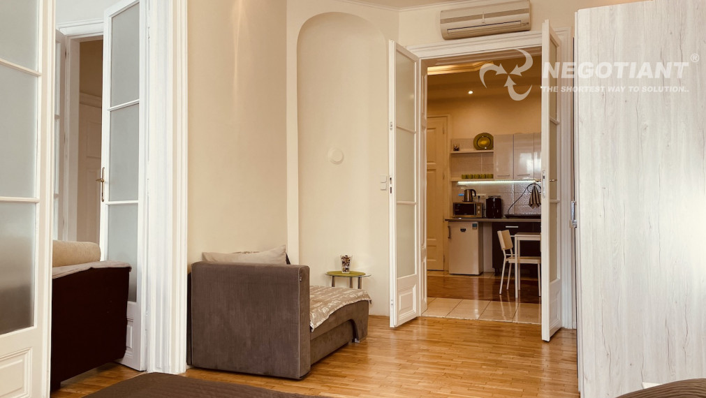 Na predaj veľkometrážny 2 izbový byt na Obchodnej ulici, Bratislava  - Staré Mesto