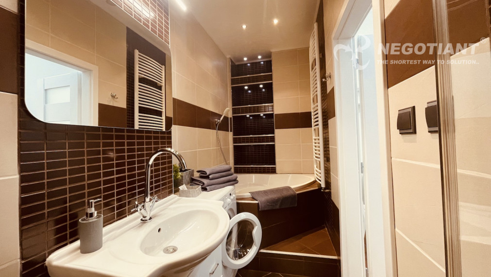 Na predaj veľkometrážny 2 izbový byt na Obchodnej ulici, Bratislava - Staré Mesto