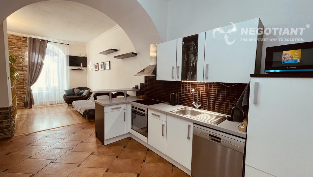 Na predaj veľkometrážny 2 izbový byt na Obchodnej ulici, Bratislava - Staré Mesto