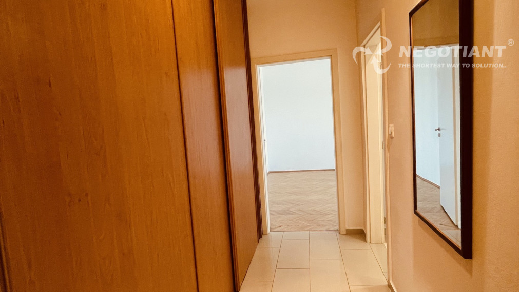 Na predaj 1 izbový byt na Mesačnej ul., Bratislava - Ružinov