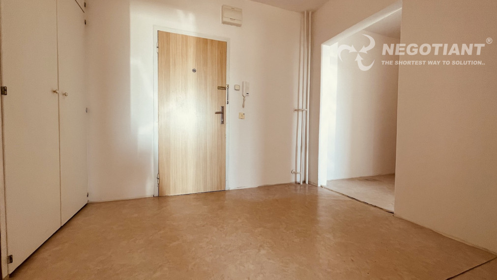 Na predaj veľkometrážny 2 izbový byt na Rezedovej ulici, Bratislava - Ružinov