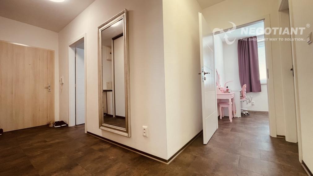 Na predaj 3-izbový byt s terasou na Dúbravčickej ulici, Bratislava - Dúbravka