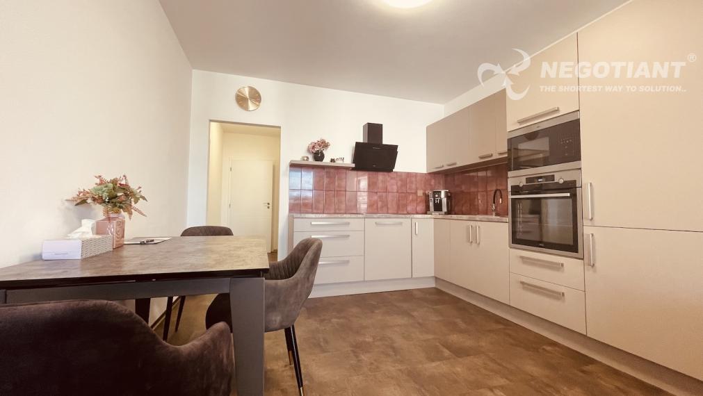 Na predaj 3-izbový byt s terasou na Dúbravčickej ulici, Bratislava - Dúbravka