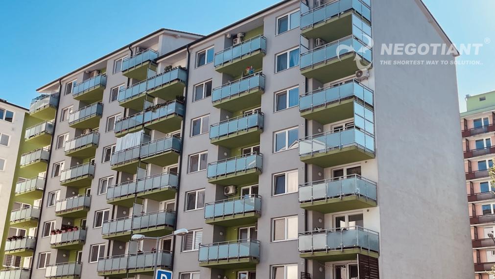 Na predaj 3-izbový byt s terasou na Dúbravčickej ulici, Bratislava - Dúbravka