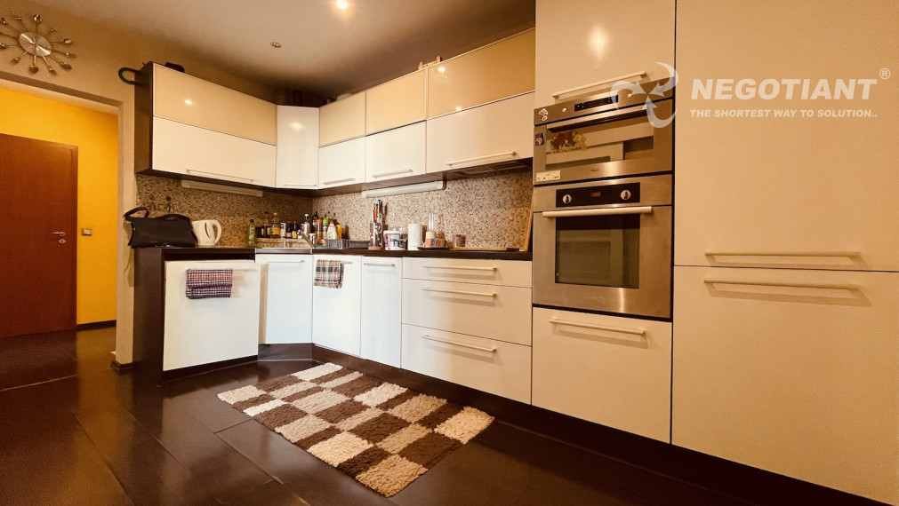 Na predaj 4 - izbový na Nám. Hraničiarov, Bratislava - Petržalka