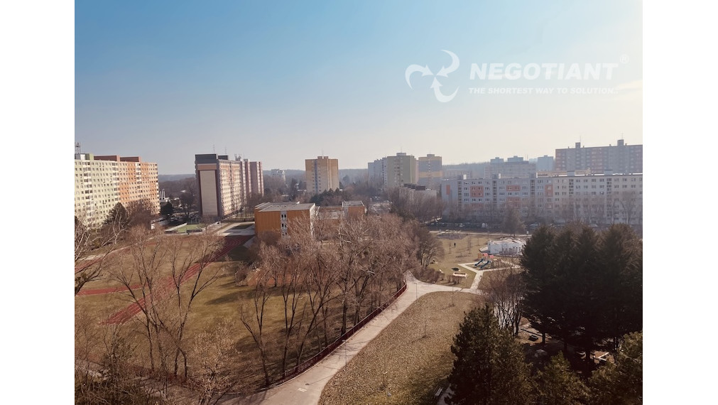 Na predaj 4 - izbový na Nám. Hraničiarov, Bratislava - Petržalka