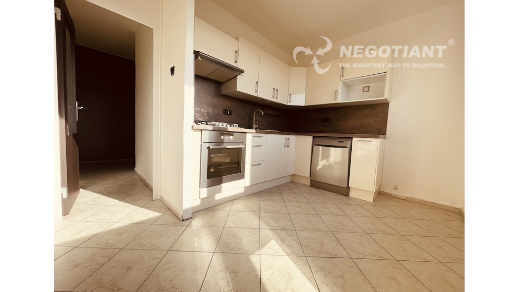 Na predaj 4-izbový byt na Nejedlého ulici, Bratislava – Dúbravka.