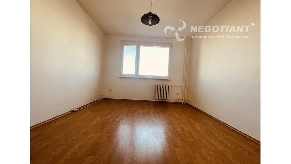 Na predaj 4-izbový byt na Nejedlého ulici, Bratislava – Dúbravka.