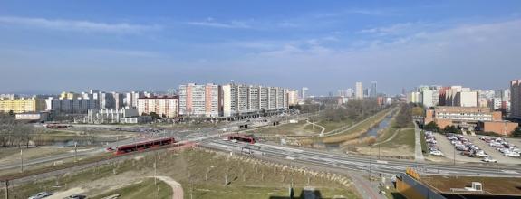 Na predaj 4 - izbový na Nám. Hraničiarov, Bratislava - Petržalka